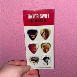 Taylor Swift Red Guitar Picks